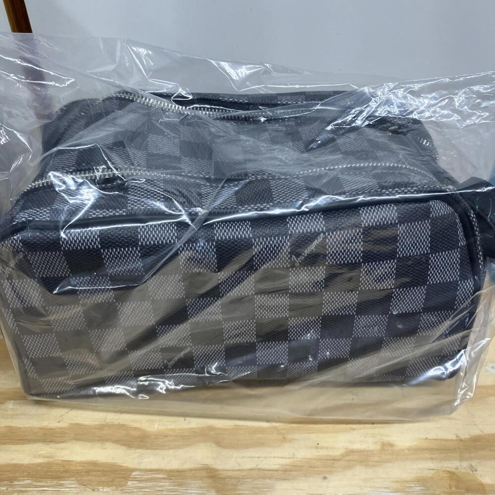 Journeyman Signature Checkered Gray Canvas Luggage Travel Makeup & Bathroom Bag - Picture 3 of 16